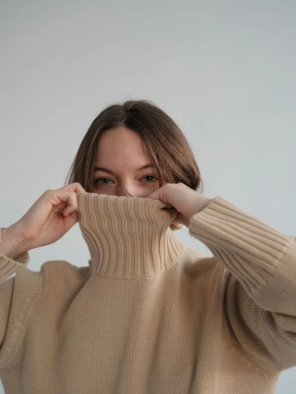 Seamless Cashmere Mockneck front portrait